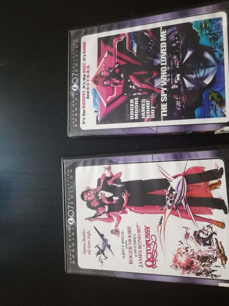 Vand dvd-uri cu filme