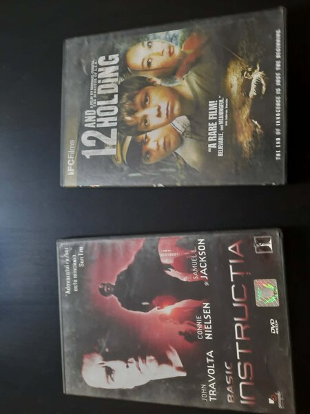 Vand dvd-uri cu filme