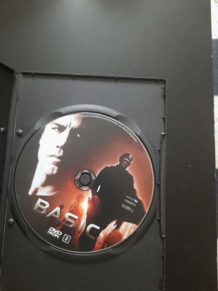Vand dvd-uri cu filme