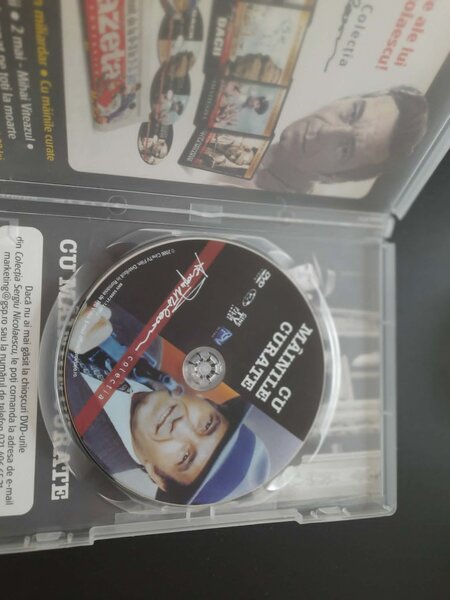 Vand dvd-uri cu filme