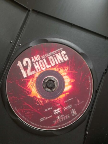 Vand dvd-uri cu filme