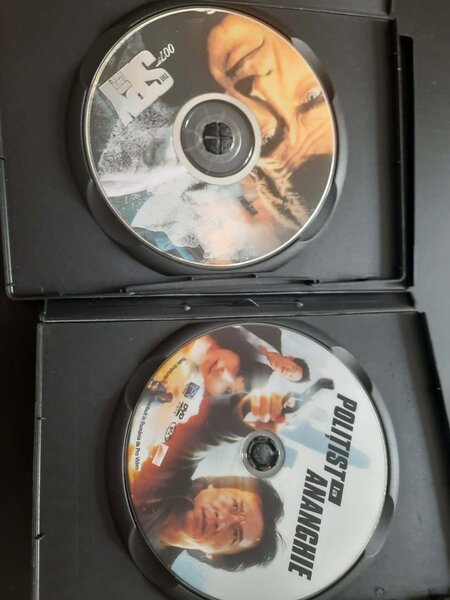 Vand dvd-uri cu filme