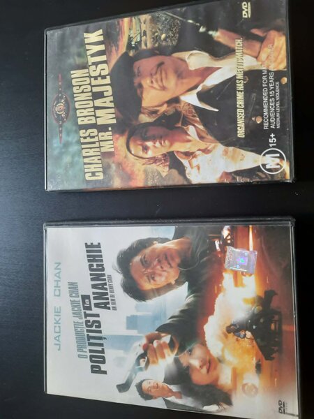 Vand dvd-uri cu filme